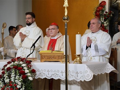 /A/2025/11/E/Kardinal Bozanić predvodio misno slavlje svetkovine Krista Kralja (2).JPG