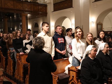 /A/2025/11/E/Nadbiskup Kutleša predvodio misu na spomendan sv. Cecilije na kraju smotre zborova katoličkih srednjih škola (13).JPG