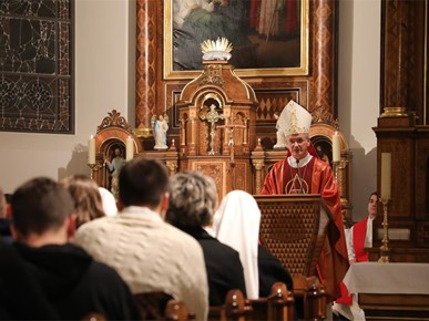 /A/2025/11/E/Nadbiskup Kutleša predvodio misu na spomendan sv. Cecilije na kraju smotre zborova katoličkih srednjih škola (18).JPG