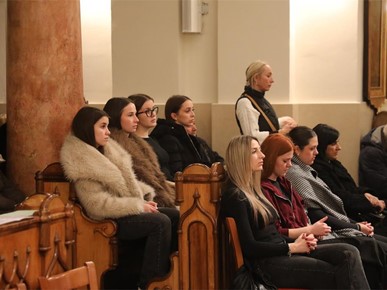 /A/2025/11/E/Nadbiskup Kutleša predvodio misu na spomendan sv. Cecilije na kraju smotre zborova katoličkih srednjih škola (19).JPG