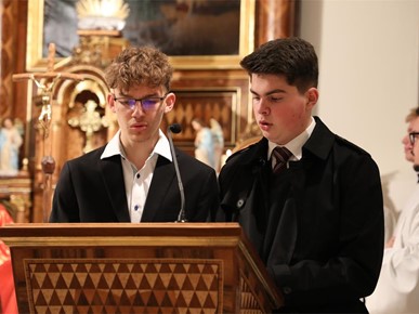 /A/2025/11/E/Nadbiskup Kutleša predvodio misu na spomendan sv. Cecilije na kraju smotre zborova katoličkih srednjih škola (5).JPG