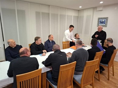 /A/2025/11/E/Susret svećenika Trešnjevačkog dekanata s mons. Vladom Razumom, pomoćnim biskupom zagrebačkim (3).jpg