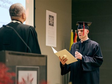 /A/2025/11/F/Promovirana nova generacija sveučilišnih magistara na HKS-u (10).jpg