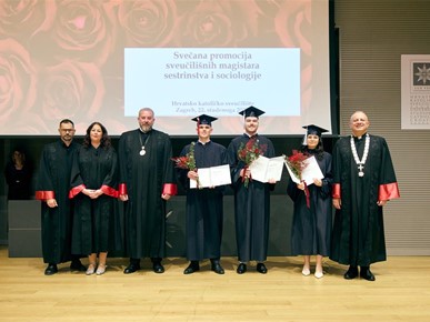 /A/2025/11/F/Promovirana nova generacija sveučilišnih magistara na HKS-u (12).jpg