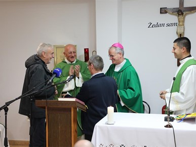 /A/2025/11/Nadbiskup Kutleša - Svjetski dan siromaha/251116 Svjetski dan siromaha Jukiceva (16).JPG