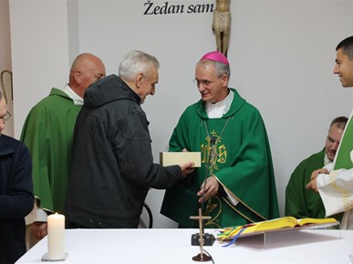 /A/2025/11/Nadbiskup Kutleša - Svjetski dan siromaha/251116 Svjetski dan siromaha Jukiceva (17).JPG