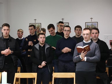 /A/2025/11/Nadbiskup Kutleša - Svjetski dan siromaha/251116 Svjetski dan siromaha Jukiceva (20).JPG