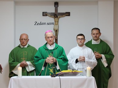 /A/2025/11/Nadbiskup Kutleša - Svjetski dan siromaha/251116 Svjetski dan siromaha Jukiceva (4).JPG