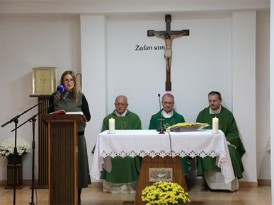 /A/2025/11/Nadbiskup Kutleša - Svjetski dan siromaha/251116 Svjetski dan siromaha Jukiceva (6).JPG