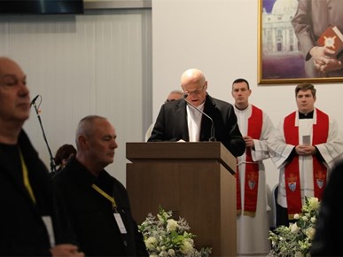 /A/2025/11/Prijenos relikvija/Relikvije bl. Alojzija Stepinca izložene u Španskom (8).jpg