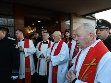 /A/2025/11/Prijenos relikvija/Relikvije bl. Alojzija Stepinca u Kerestincu (13).jpg