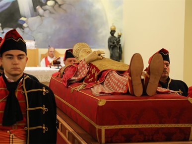 /A/2025/11/Prijenos relikvija/Relikvije bl. Alojzija Stepinca u Kerestincu (23).jpg