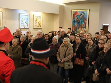 /A/2025/11/Prijenos relikvija/Relikvije bl. Alojzija Stepinca u Kerestincu (3).jpg
