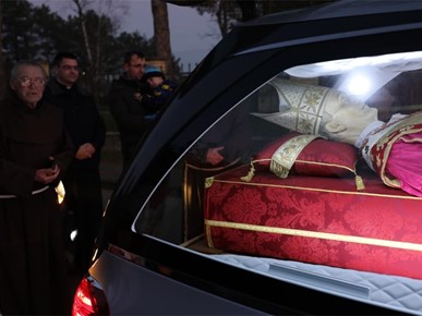 /A/2025/11/Prijenos relikvija/​Relikvije bl. Alojzija Stepinca u Jastrebarskom (4).jpg