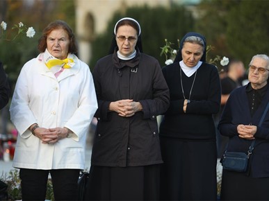 /A/2025/11/Svi sveti na Mirogoju/251101 Svi sveti (13).JPG