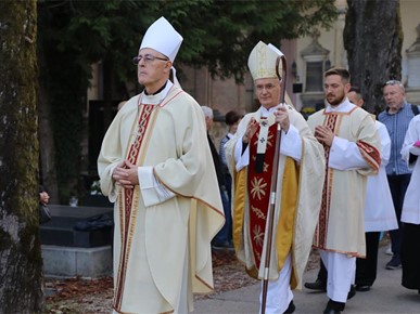 /A/2025/11/Svi sveti na Mirogoju/251101 Svi sveti (3).JPG