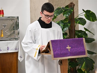 /A/2025/12/A/Nadbiskup Kutleša slavio misu zornicu u Međubiskupijskom sjemeništu na Šalati (12).jpg