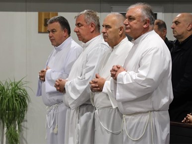 /A/2025/12/B/Devet kandidata Zagrebačke nadbiskupije za trajni đakonat postavljeno u službu lektora (3).JPG