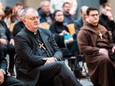 /A/2025/12/B/Okrugli stol Vjera, znanost i umjetnost u suvremenom društvu održan u Karlovcu (3).jpg