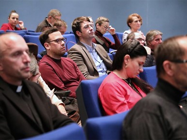 /A/2025/12/B/Otvoren Teološki simpozij povodom 60. obljetnice svečanog zatvaranja Drugoga vatikanskog koncila (8).JPG