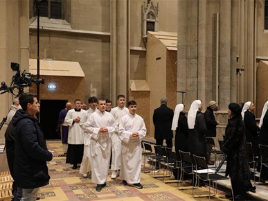 /A/2025/12/Badnjak/Biskup Gorski predvodio zornicu i blagoslov katedrale (1).JPG