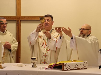 /A/2025/12/Božić/Biskup Šaško predvodio misu za Božić u Bešićima (3).JPG