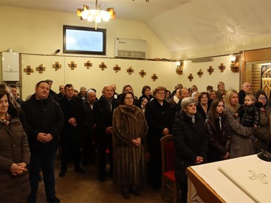 /A/2025/12/Božić/Biskup Šaško predvodio misu za Božić u Bešićima (5).JPG