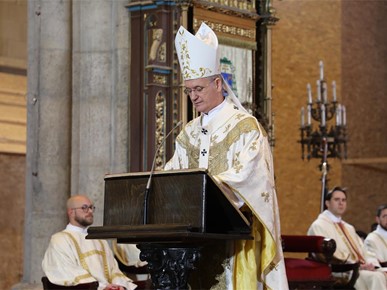 /A/2025/12/Božić/Nadbiskup Kutleša predvodio misno slavlje svetkovine Rođenja Gospodinova u Zagrebačkoj katedrali (13).JPG