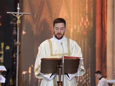 /A/2025/12/Božić/Nadbiskup Kutleša predvodio misno slavlje svetkovine Rođenja Gospodinova u Zagrebačkoj katedrali (8).JPG