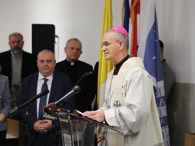 /A/2025/12/C/Blagoslov i otvorenje studentskog restorana na HKS-u (18).JPG