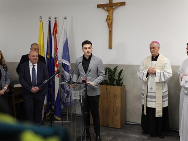 /A/2025/12/C/Blagoslov i otvorenje studentskog restorana na HKS-u (7).JPG