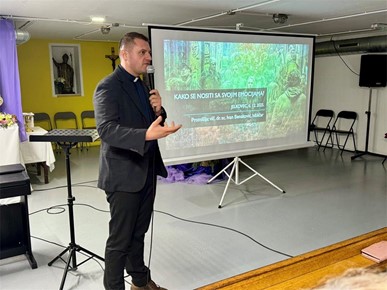 /A/2025/12/C/Održana kateheza za odrasle u Jelkovcu (3).jpg