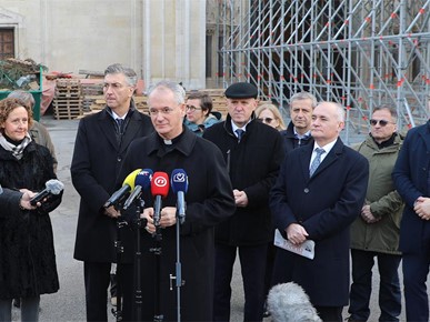 /A/2025/12/D/251212 Obilazak katedrale (30).JPG