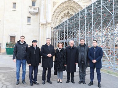 /A/2025/12/D/251212 Obilazak katedrale (31).JPG