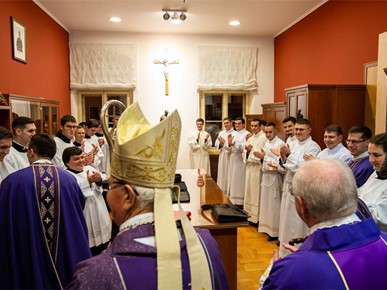 /A/2025/12/E/251211 Podjela službi lektorata i akolitata u Nadbiskupskom bogoslovnom sjemeništu (2).jpg