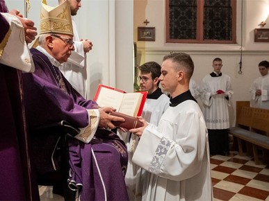 /A/2025/12/E/251211 Podjela službi lektorata i akolitata u Nadbiskupskom bogoslovnom sjemeništu (4).jpg