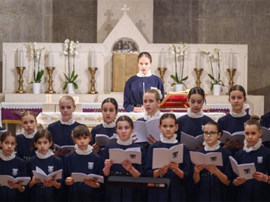 /A/2025/12/E/Održan 10. festival adventskih i božićnih pjesama u crkvi sv. Marka (3).jpg