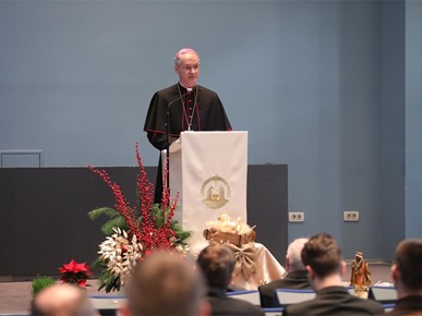 /A/2025/12/F/251218 Predbožićni susret svećenika i redovnika s nadbiskupom Kutlešom (15).JPG