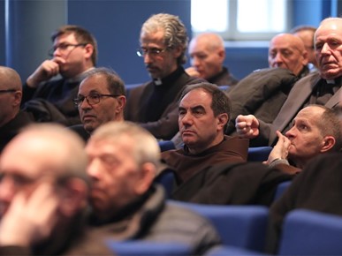 /A/2025/12/F/251218 Predbožićni susret svećenika i redovnika s nadbiskupom Kutlešom (6).JPG