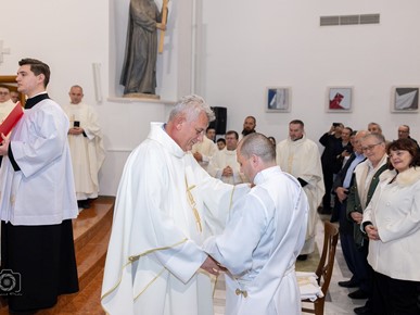 /A/2025/12/F/Definitivna inkorporacija i đakonsko ređenje o. Sebastiana Slovića (12).jpg