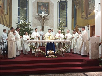 /A/2025/12/G/Proslavljena župna svetkovina u Župi Svete Obitelji u Zagrebu (1).jpeg