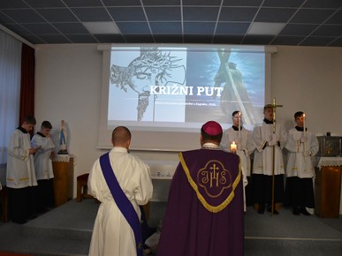 /A/2025/3/C/Biskup Huzjak u Sjemeništu (2).jpg