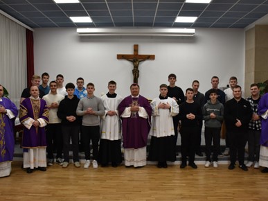 /A/2025/3/C/Biskup Huzjak u Sjemeništu (5).jpg