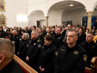 /A/2025/3/E/250320 Nadbiskup Kutleša predvodio misno slavlje prigodom 15. obljetnice uspostave Bjelovarsko-križevačke biskupije (5).jpg