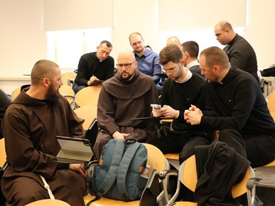 /A/2025/3/F/Održan prvi komunikacijski seminar „Crkva i mediji“ za đakone (4).JPG