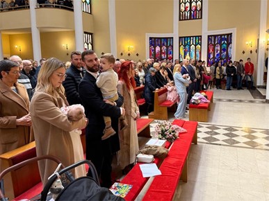 /A/2025/4/A/Biskup Gorski krstio peto dijete obitelji Ćurić i drugi dijete obitelji Toljan (3).jpeg