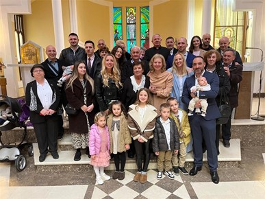 /A/2025/4/A/Biskup Gorski krstio peto dijete obitelji Ćurić i drugi dijete obitelji Toljan (4).jpeg