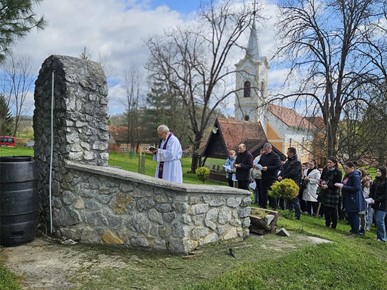 /A/2025/4/B/Hodočasnički križni put u Novigradu na Dobri (8).jpg