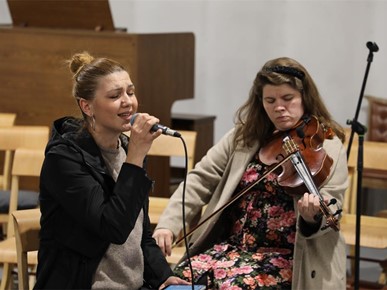 /A/2025/4/C/Biskup Gorski susreo se s katekumenima i odraslim pripravnicima za sakramente kršćanske inicijacije (1).JPG