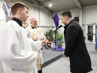 /A/2025/4/C/Biskup Gorski susreo se s katekumenima i odraslim pripravnicima za sakramente kršćanske inicijacije (23).JPG